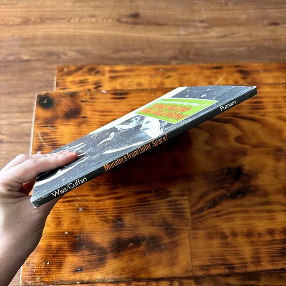 Vintage 1978 Monsters From Outer Space Hardcover Book - Picture 9 of 9